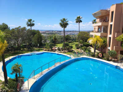 2 Bedroom Middle Floor Apartment in Nueva Andalucía