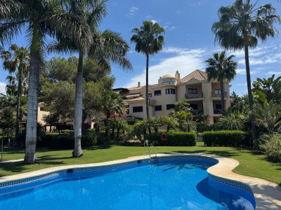 2 Bedroom Middle Floor Apartment in Puerto Banús - Image 1