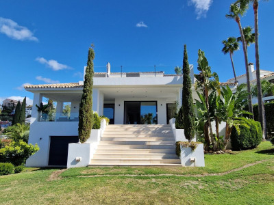 5 Bedroom Detached Villa in Nueva Andalucía - Image 2