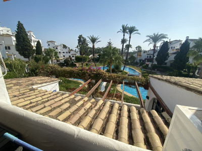 2 Bedroom Middle Floor Apartment in Nueva Andalucía - Image 1