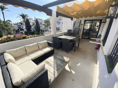 2 Bedroom Middle Floor Apartment in Nueva Andalucía - Image 4